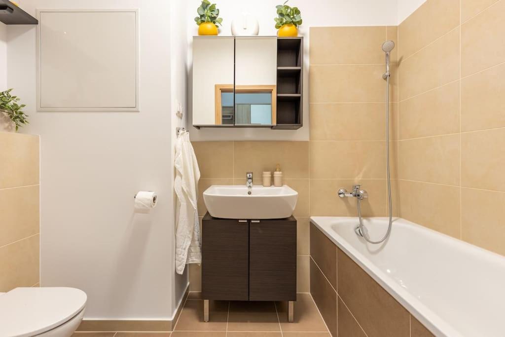 Bnb Slovakia Slnecnice Apartment 1 Братислава Экстерьер фото